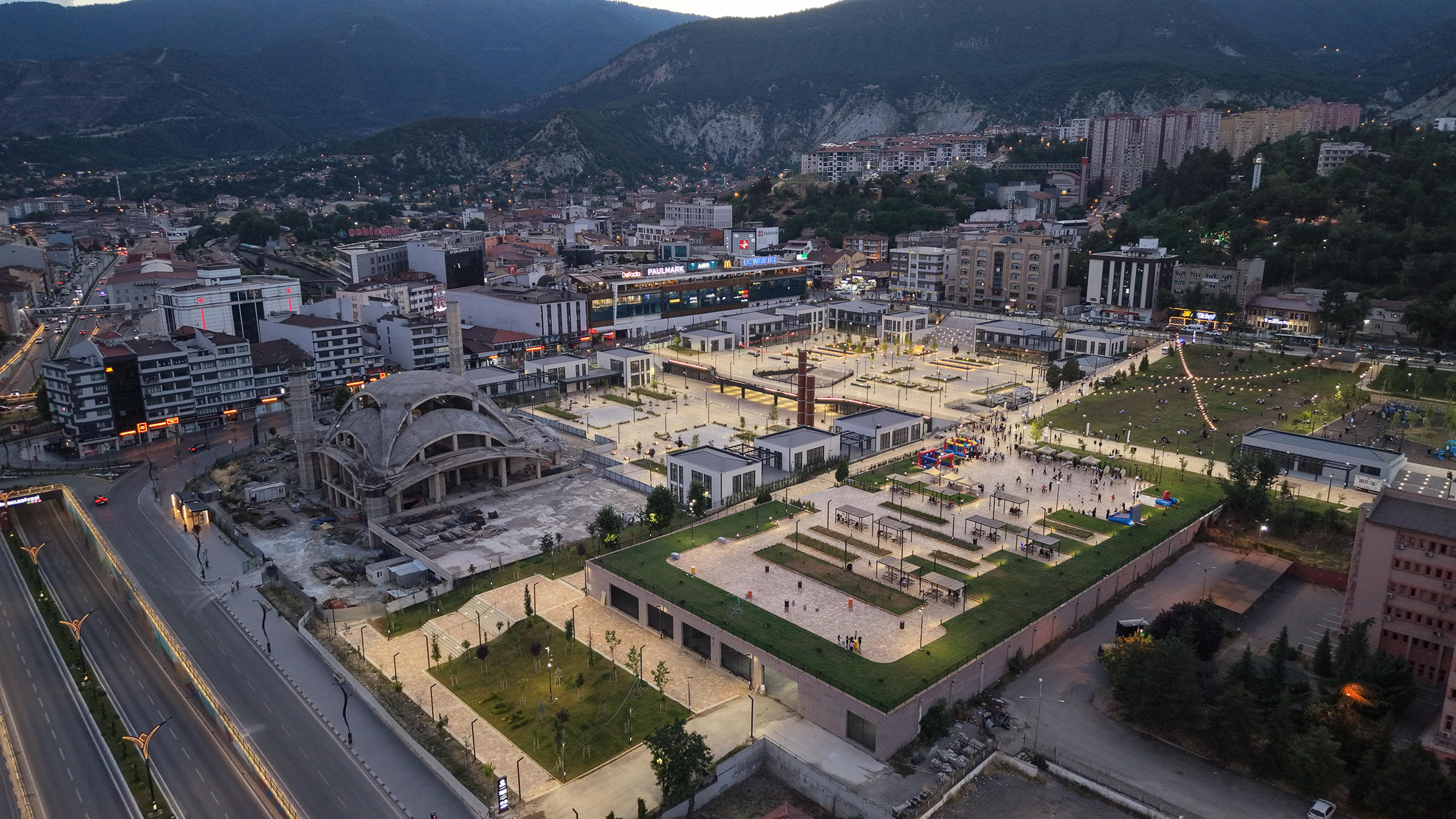 Karabük Kent Meydanı Millet Bahçesi 